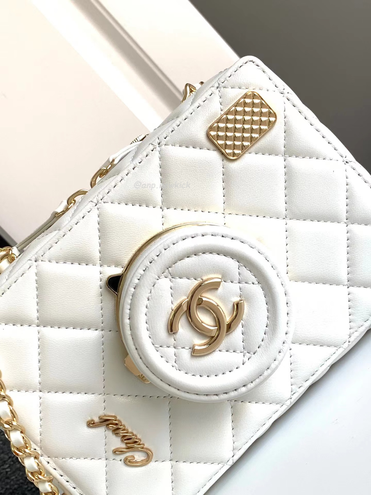 Chanel Camera Bag Lambskin White As4817 B16255 10601 (2) - www.newkick.vip
